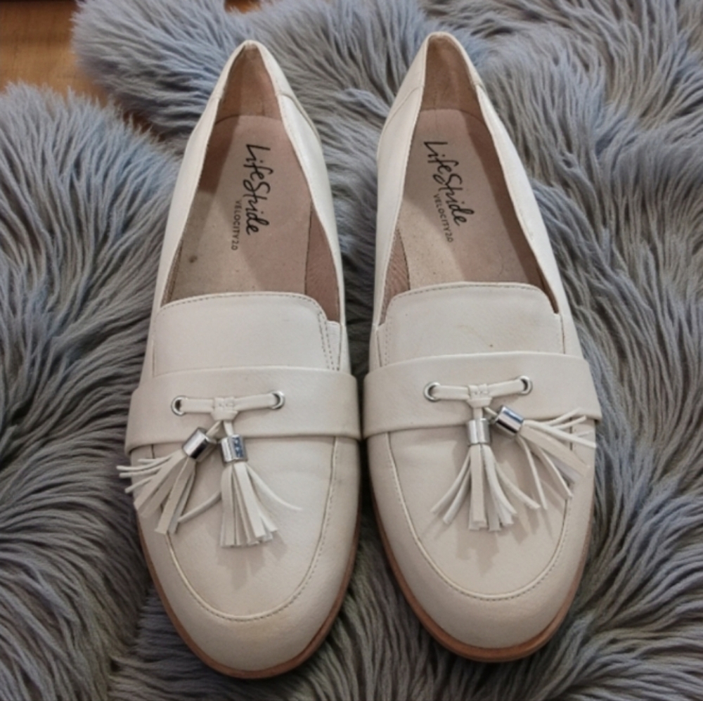 LifeStride 2.0 Light Beige Faux Leather Loafers with Tassels Size 11W